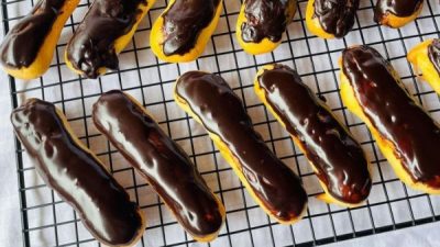 Resep Kue Vanilla Chocolate Eclair, Creamy dan Bikin Nagih!