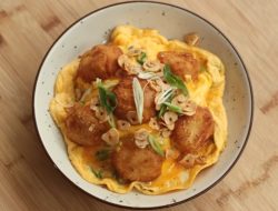 Resep Creamy Nugget Omelette  & Ramyeon Carbonara